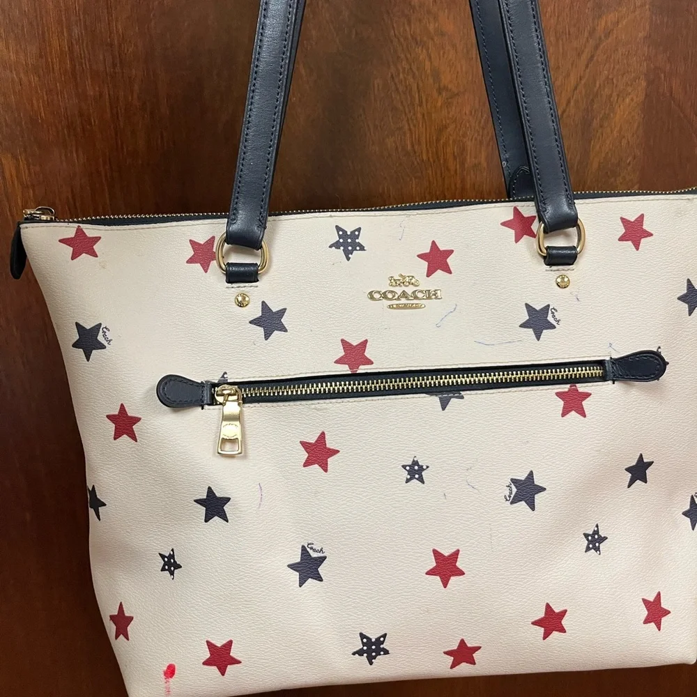 Coach Cream Leather Tote with Red and Navy Star Print - Picture 2 of 11